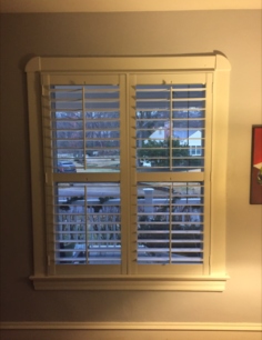 Plantation Shutters: Split Tilt Vs Divider Rail Split Tilt Vs No Split Tilt