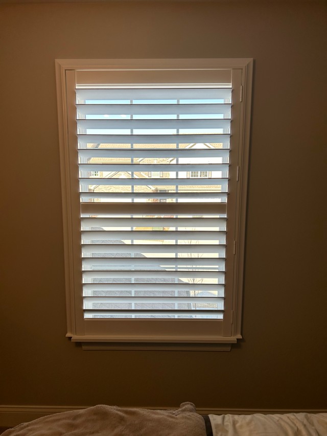 Striking Graber L-Frame vs Deco Frame Plantation Shutters on Deer Grove Ct in St. Peters, MO